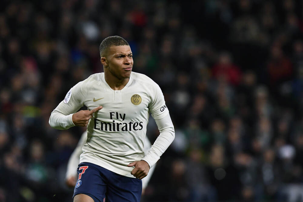 博涅克建议莱万别去米兰：意甲后卫会肘击犯规，可去美职联阿拉伯